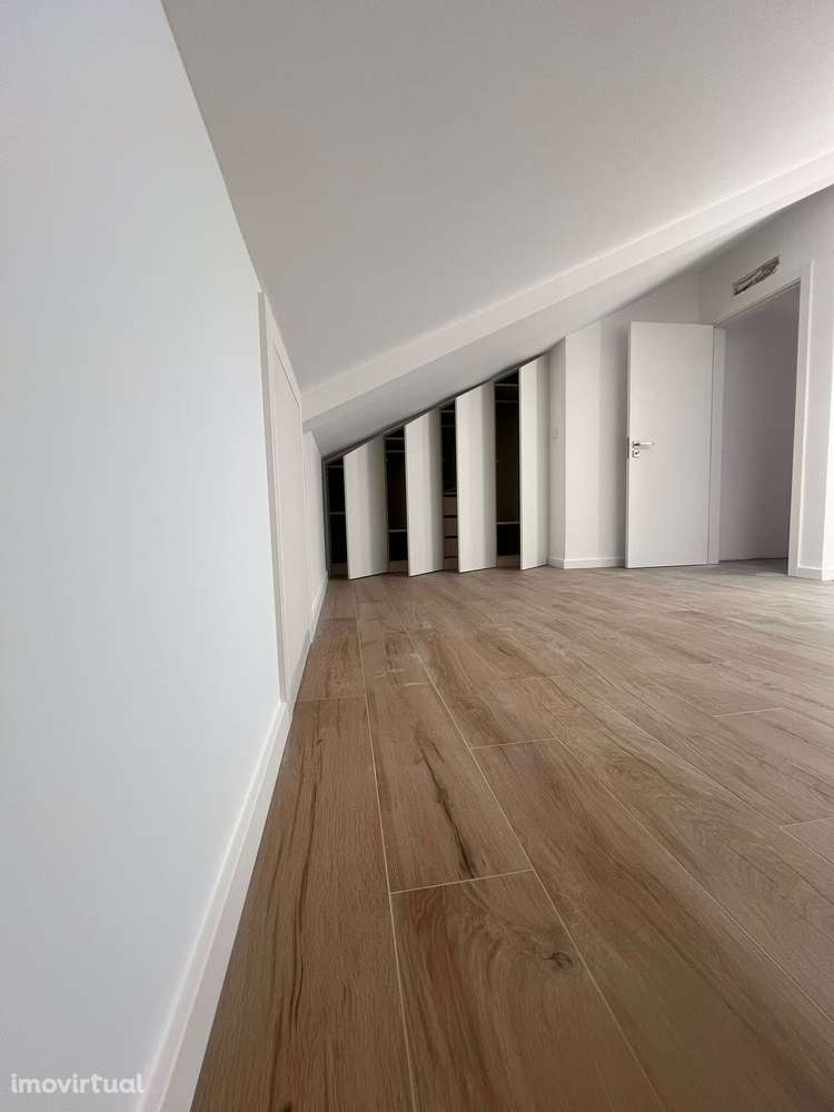 T1 com varanda em Benfica, Lisboa - Grande imagem: 5/14