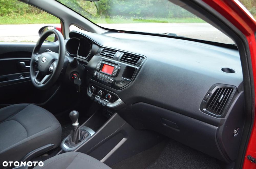 Kia Rio 1.2 Attract - 24