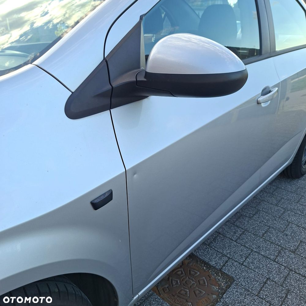 Chevrolet Aveo 1.2 LT - 12