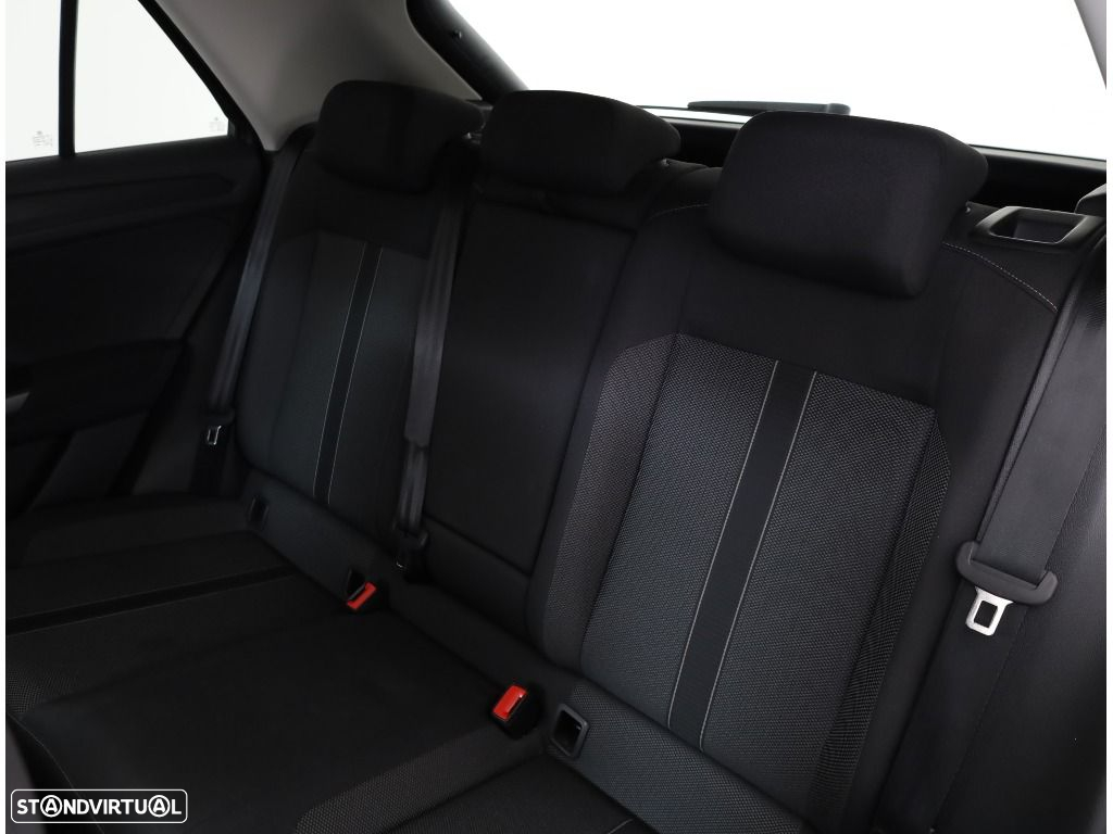 VW T-Roc 1.0 TSI Urban - 25