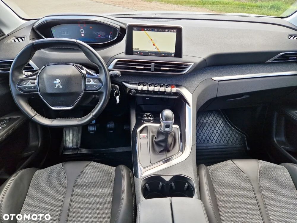 Peugeot 3008 PureTech 130 Stop & Start GPF Allure Business-Paket - 29