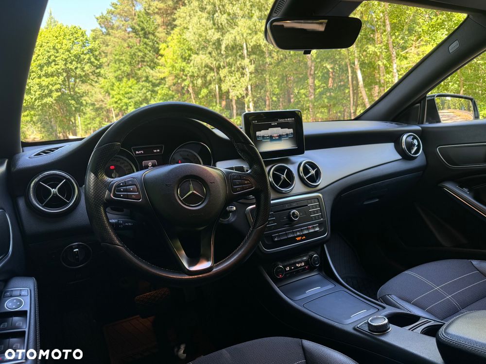 Mercedes-Benz CLA 200 7G-DCT - 15