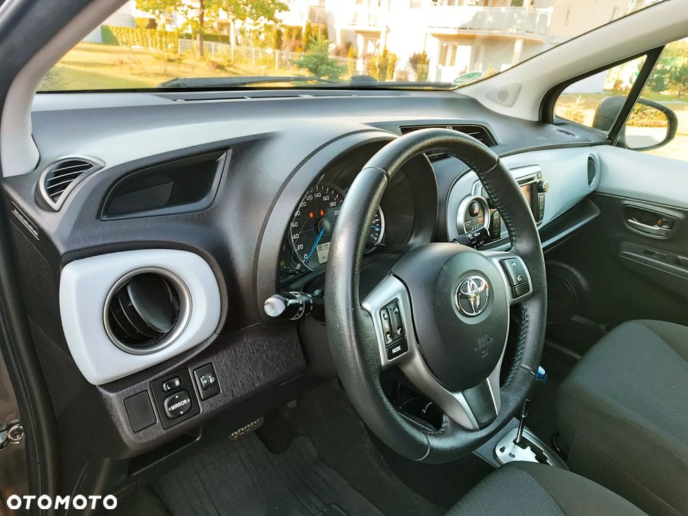 Toyota Yaris - 12