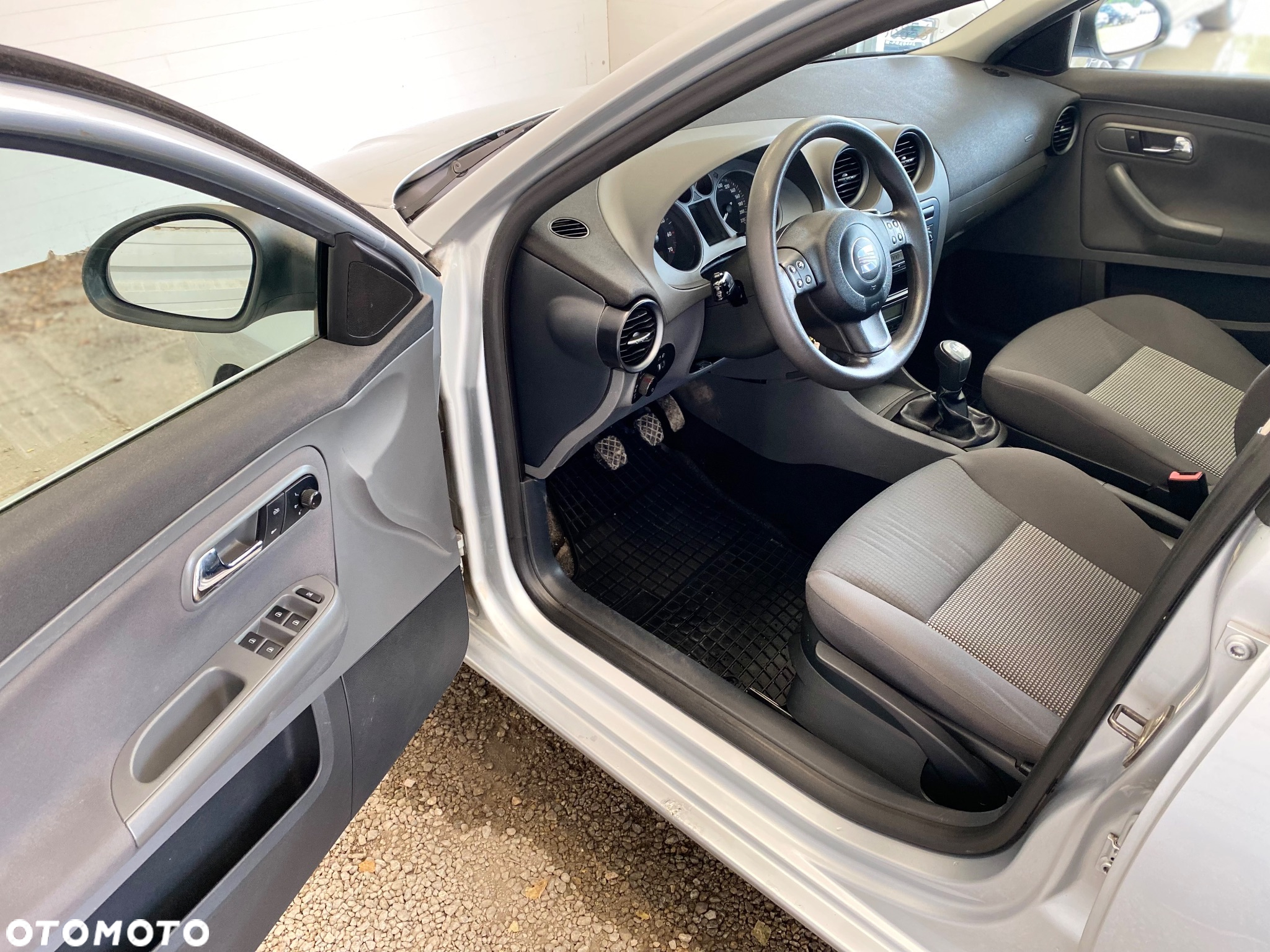 Seat Ibiza 1.4 16V Easy Life - 8
