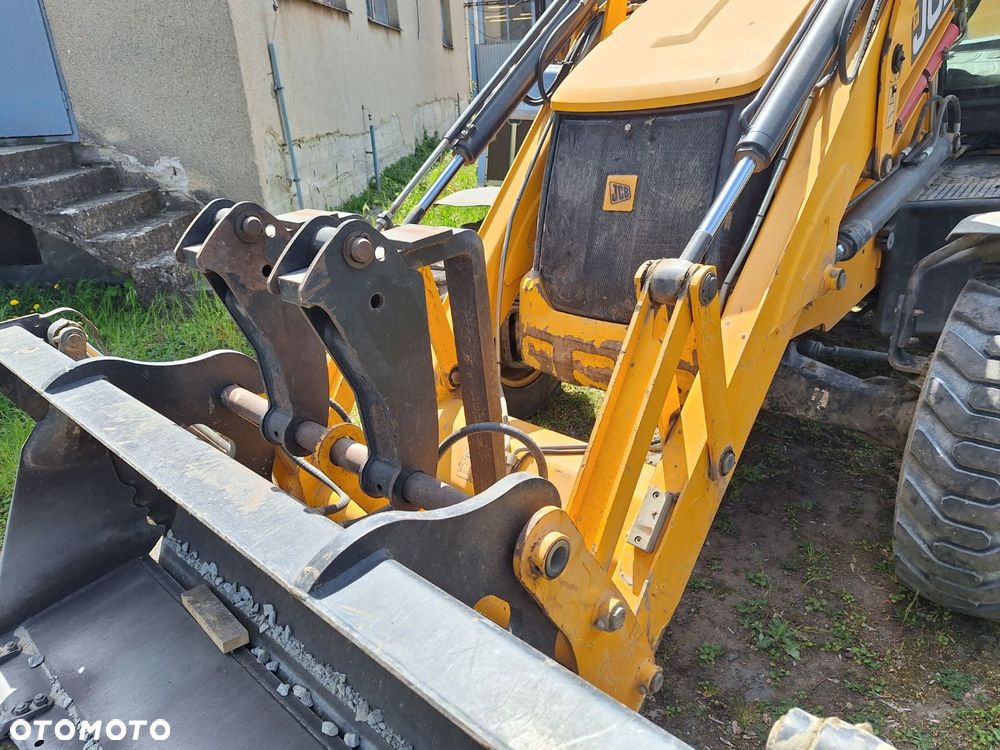 JCB 3Cx 4X4 - 25