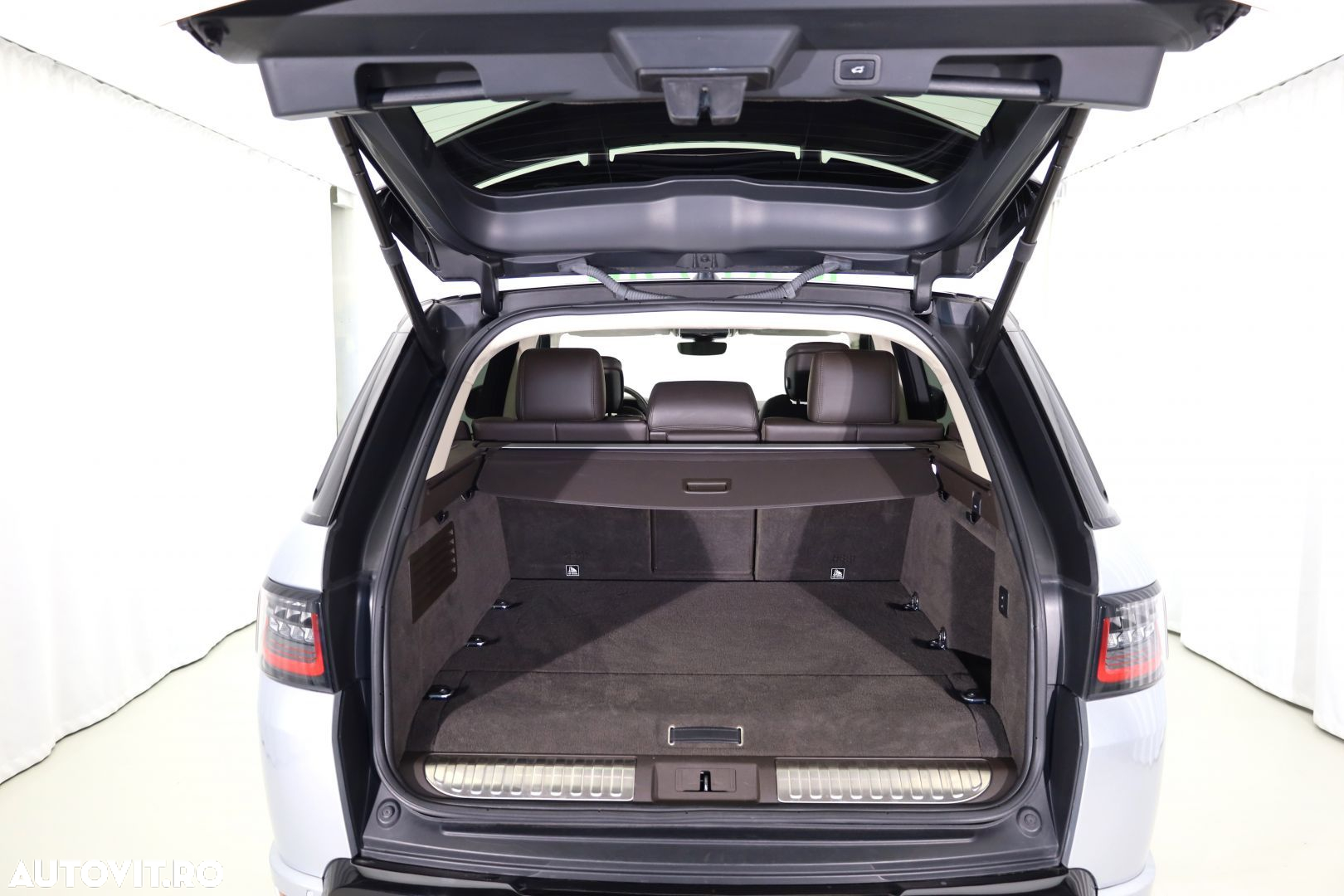 Land Rover Range Rover Sport - 16