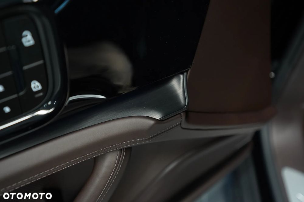Porsche Panamera ver-4-e--hybrid-phev - 23