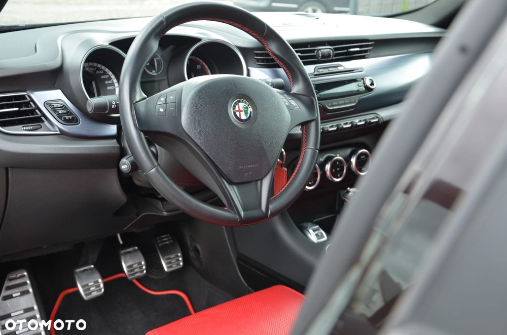 Alfa Romeo Giulietta 2.0 JTDM Distinctive - 8