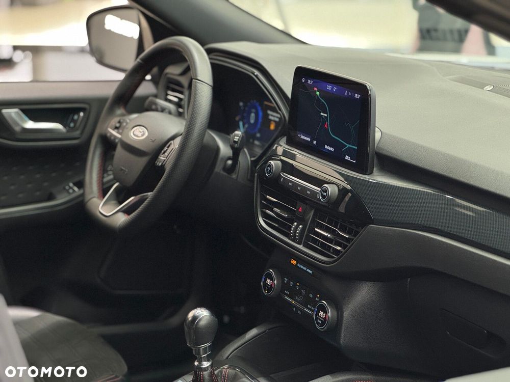 Ford Kuga 1.5 EcoBoost FWD ST-Line X - 36