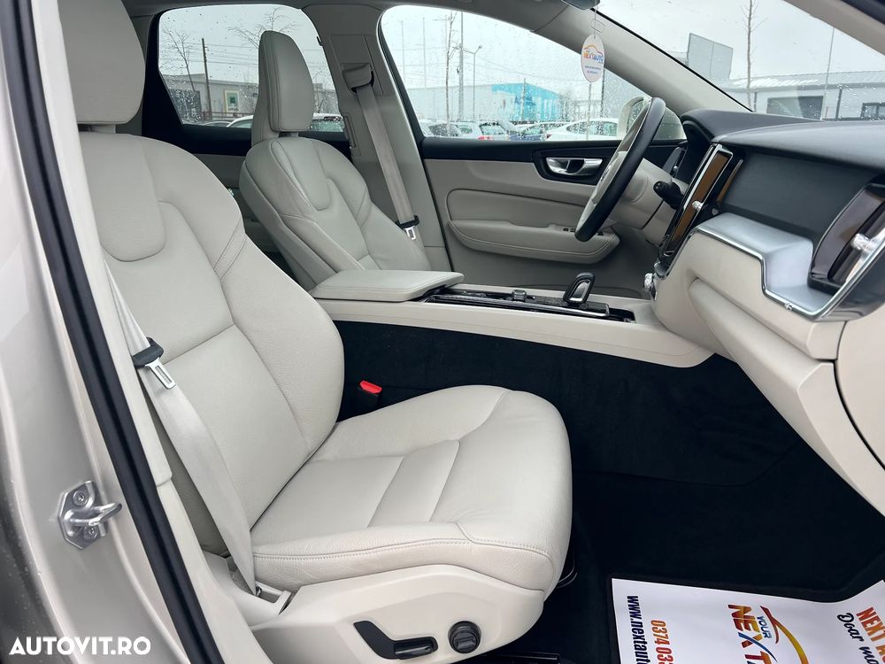 Volvo XC 60 T6 AWD Recharge Geartronic Inscription Expression - 11