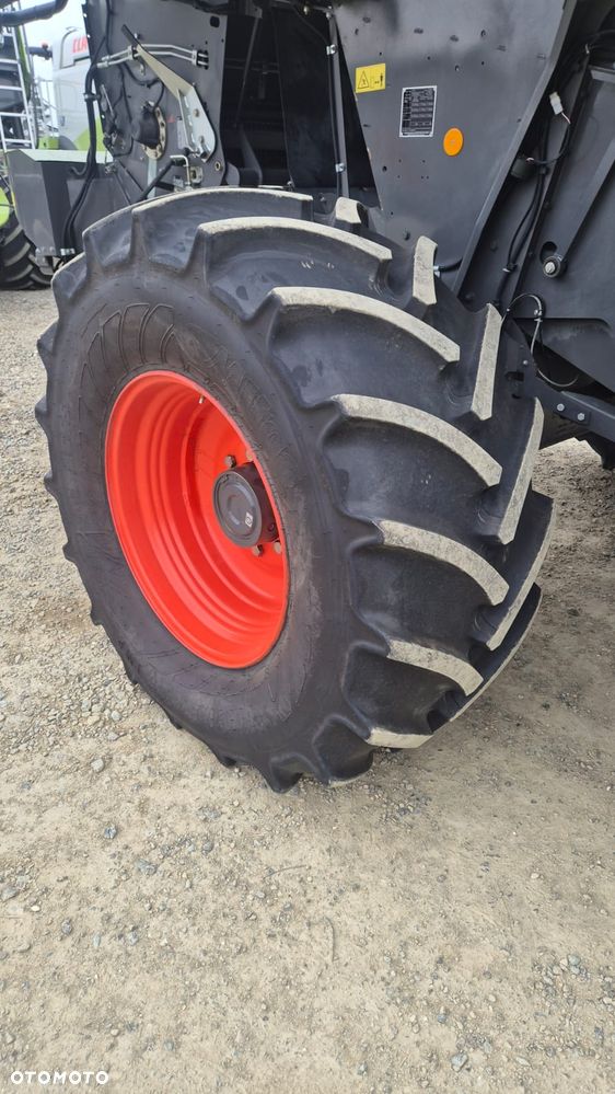 Claas Lexion 760 z hederem - 11