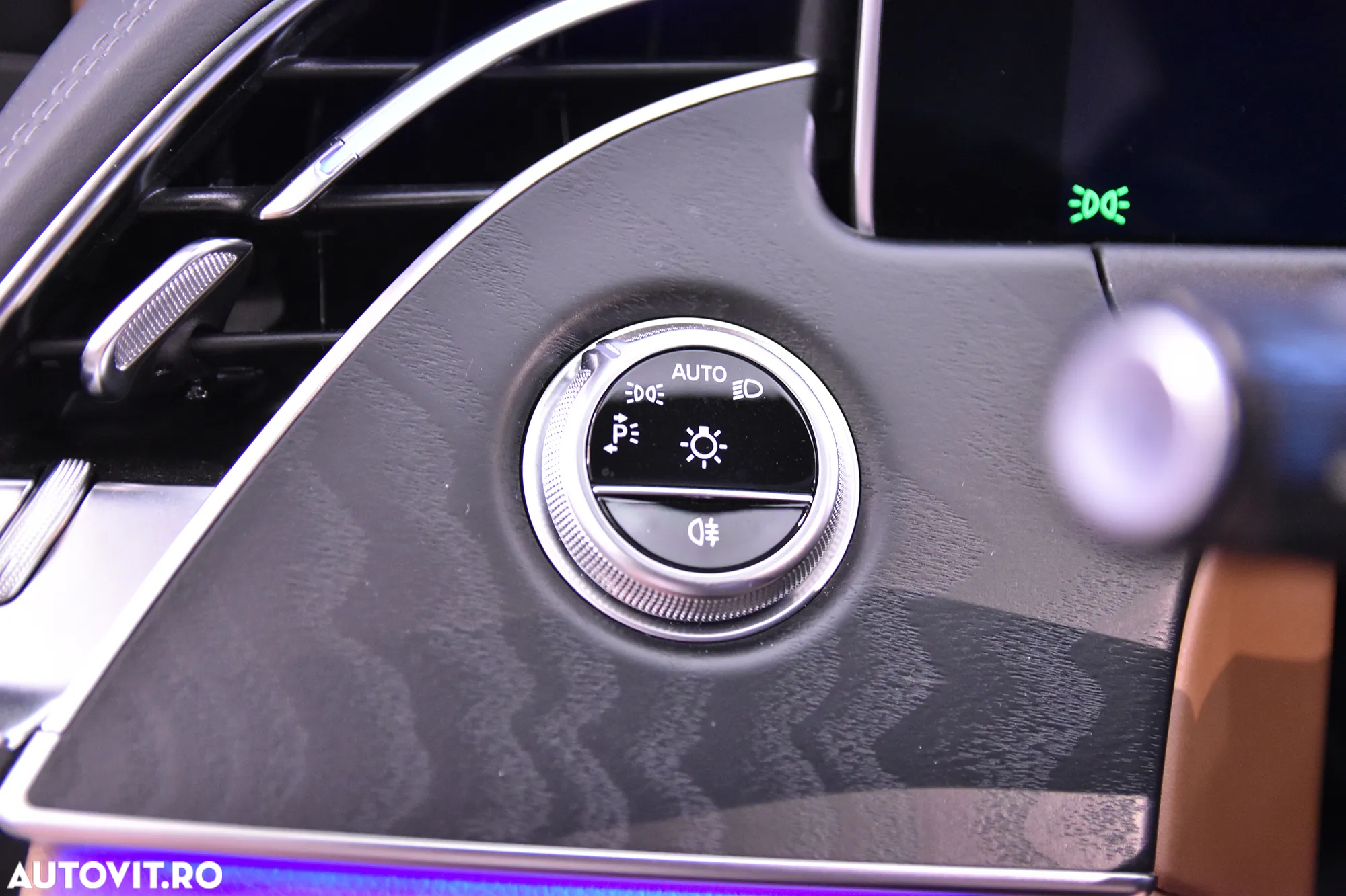 Mercedes-Benz E - 16