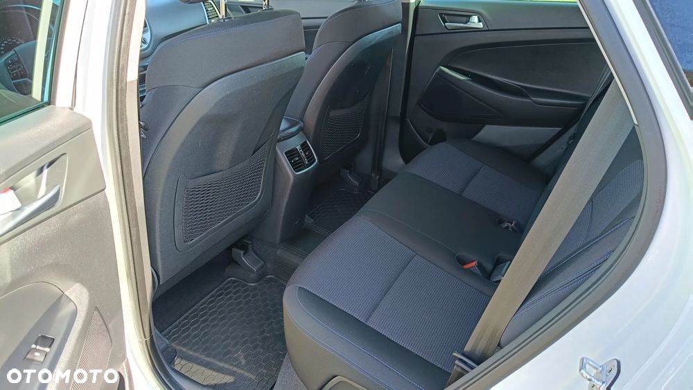 Hyundai Tucson 1.7 CRDI BlueDrive Style 2WD - 26