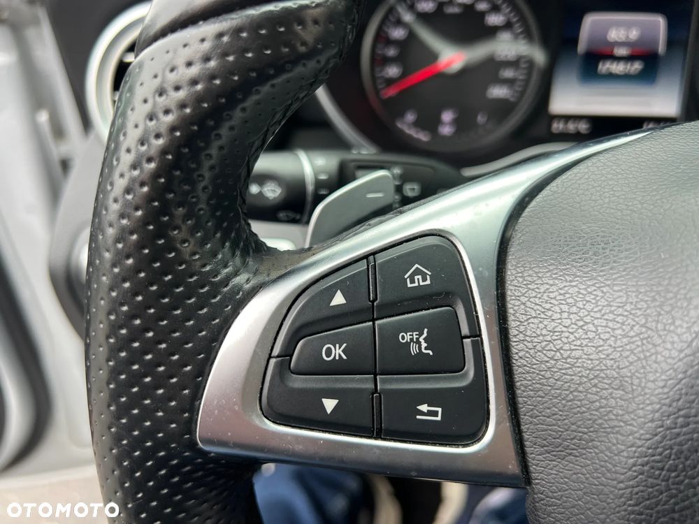 Mercedes-Benz Klasa C 400 4Matic 7G-TRONIC AMG Line - 29