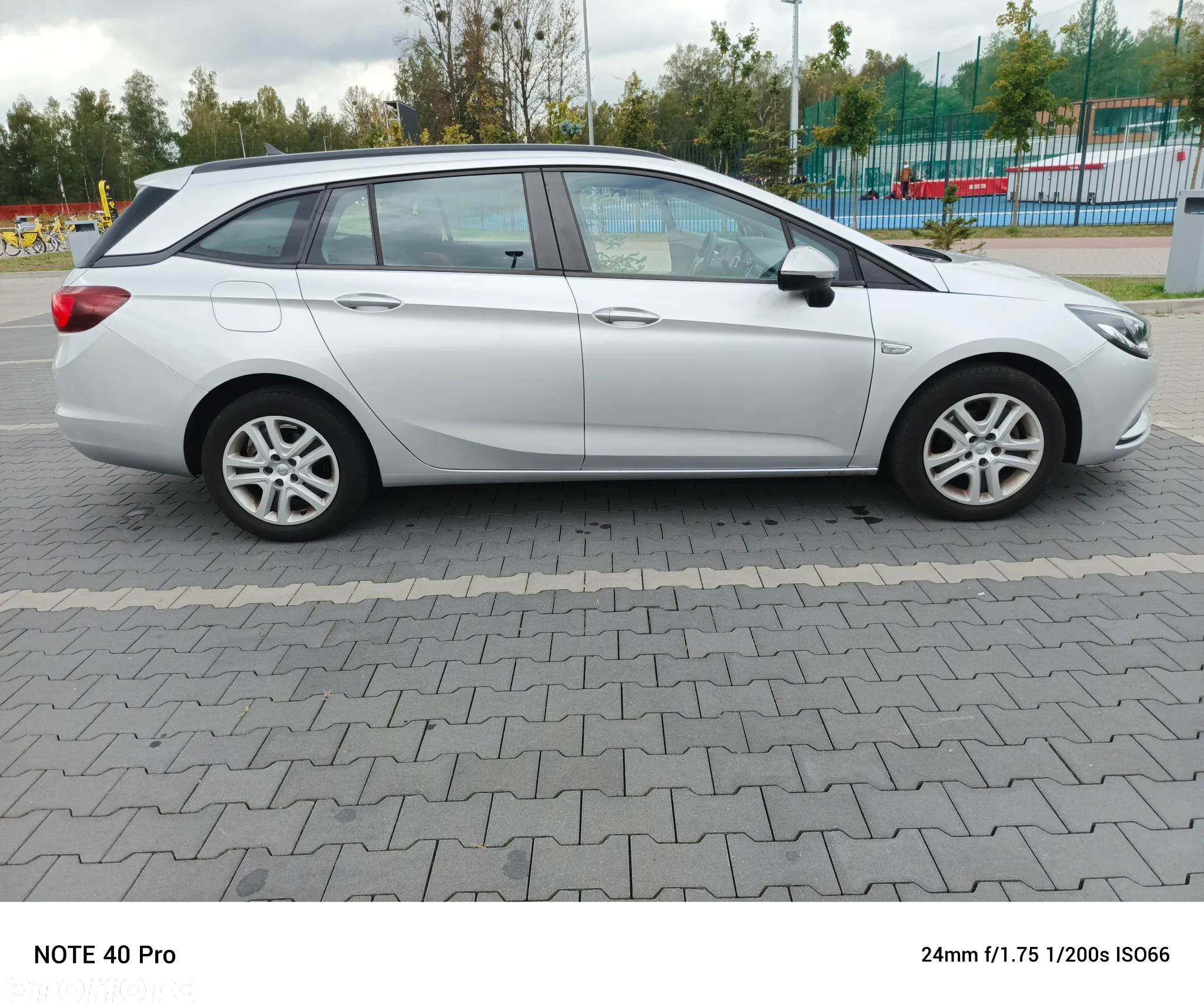 Opel Astra 1.6 D (CDTI) Sports Tourer Dynamic - 2