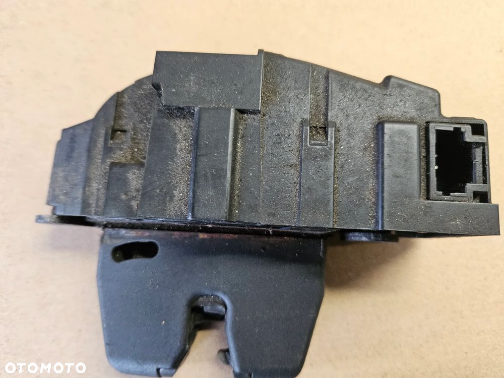 Peugeot Partner  III 3 zamek klapy tył tylnej - 1