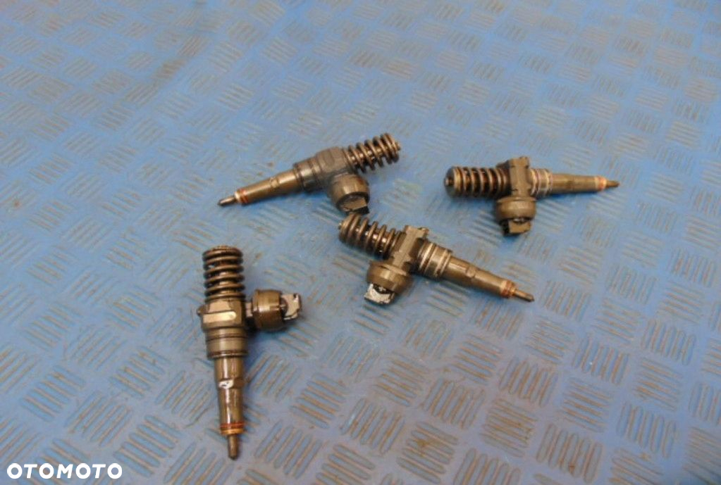 VOLKSWAGEN GOLF IV 1.9TDI WTRYSKIWACZ DIESEL 4SZT KOMPLET 0414720215 - 2