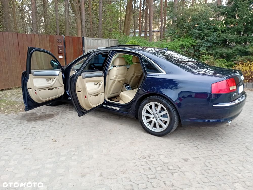 Audi A8 4.2 Quattro - 25