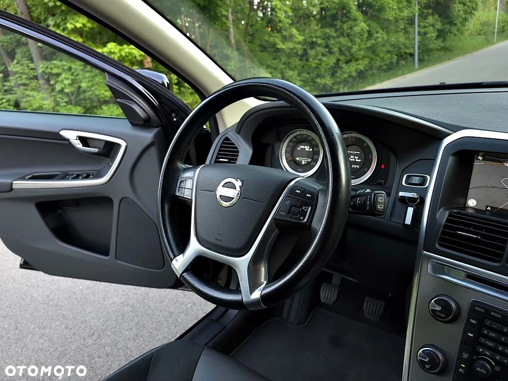 Volvo XC 60 DRIVe Momentum - 26