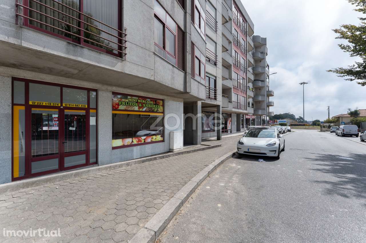 Trespasse de Minimercado em Funcionamento | Entrada Imediata - Grande imagem: 2/40