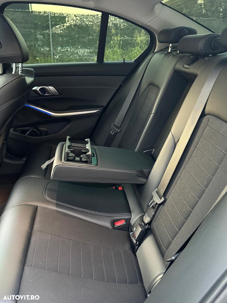 BMW Seria 3 320i xDrive Aut. Sport Line - 33