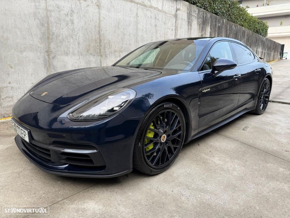 Porsche Panamera 4 E-Hybrid Platinum Edition - 3