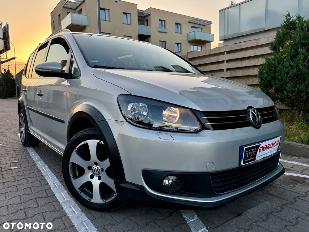 Volkswagen Touran - 1