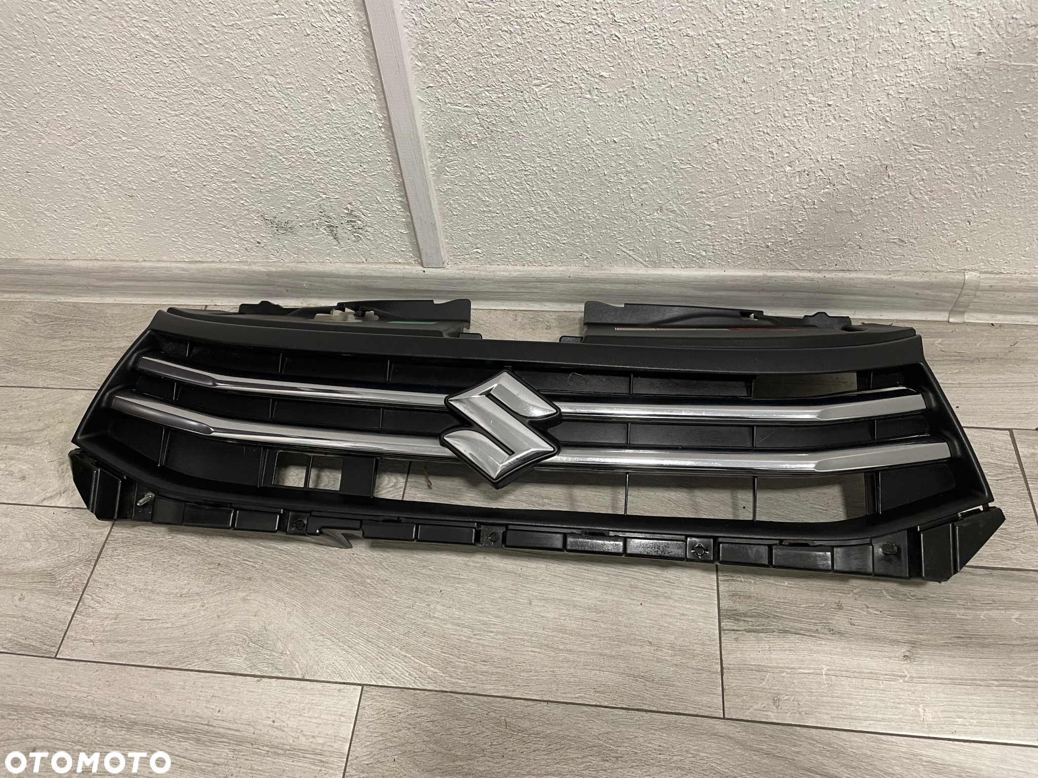 GRILL ATRAPA SUZUKI CELLERIO II lift 14- chrom - 6
