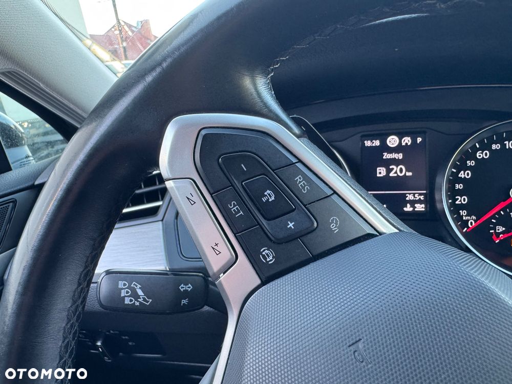 Volkswagen Passat Variant 2.0 TDI SCR DSG Elegance - 28