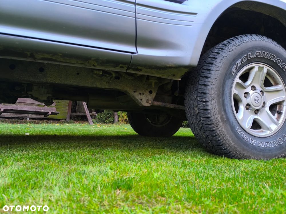 Toyota Land Cruiser - 5