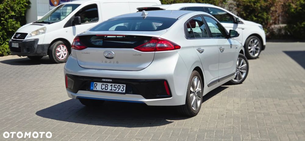 Hyundai IONIQ 1.6 GDI Premium - 11