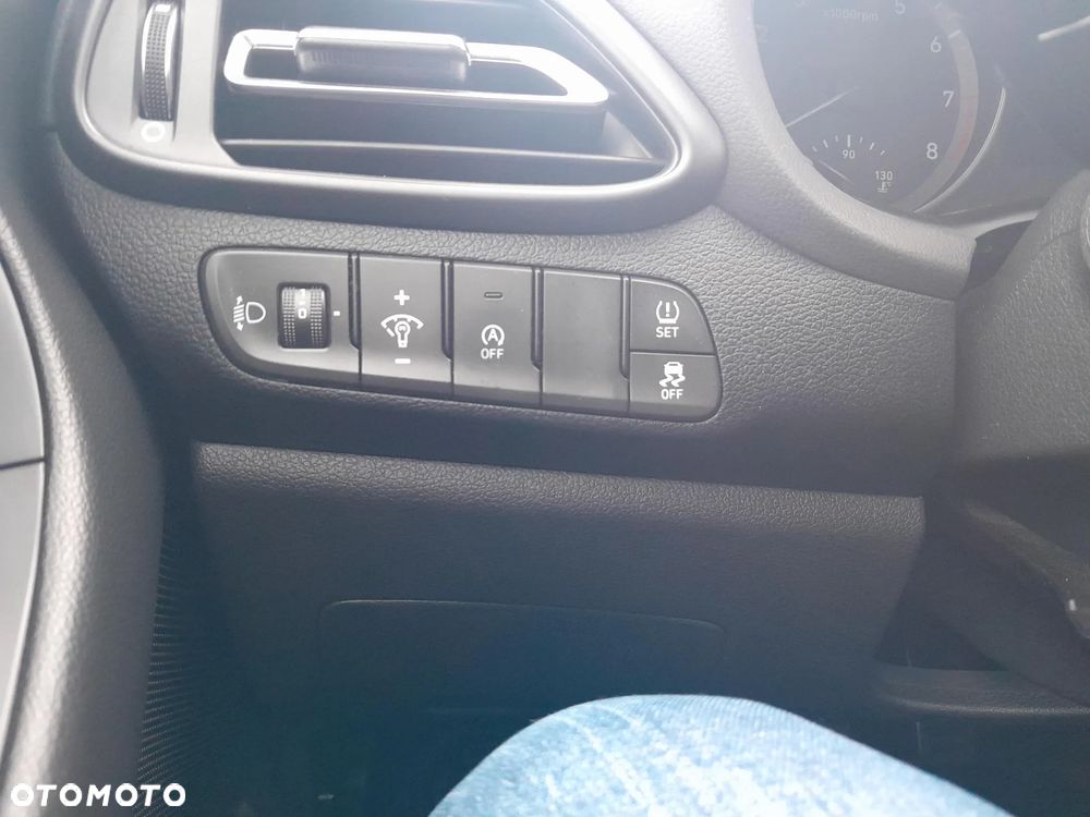 Hyundai i30 1.5 DPI Smart - 22