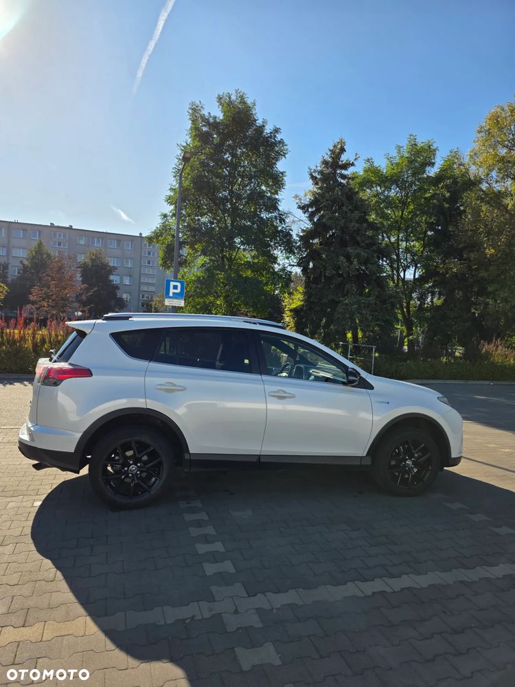 Toyota RAV4 Hybrid Premium 4x2 - 21
