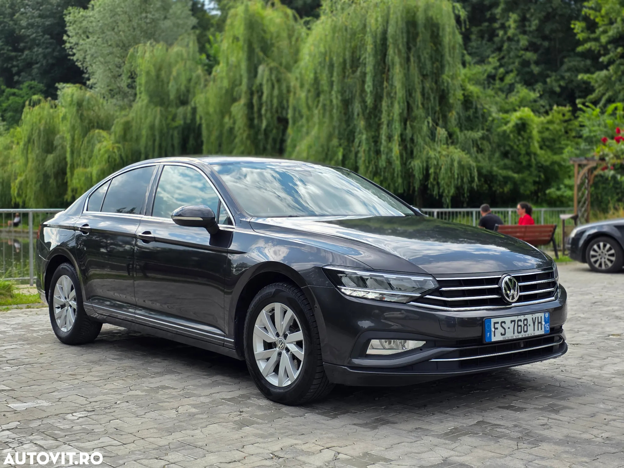 Volkswagen Passat - 30