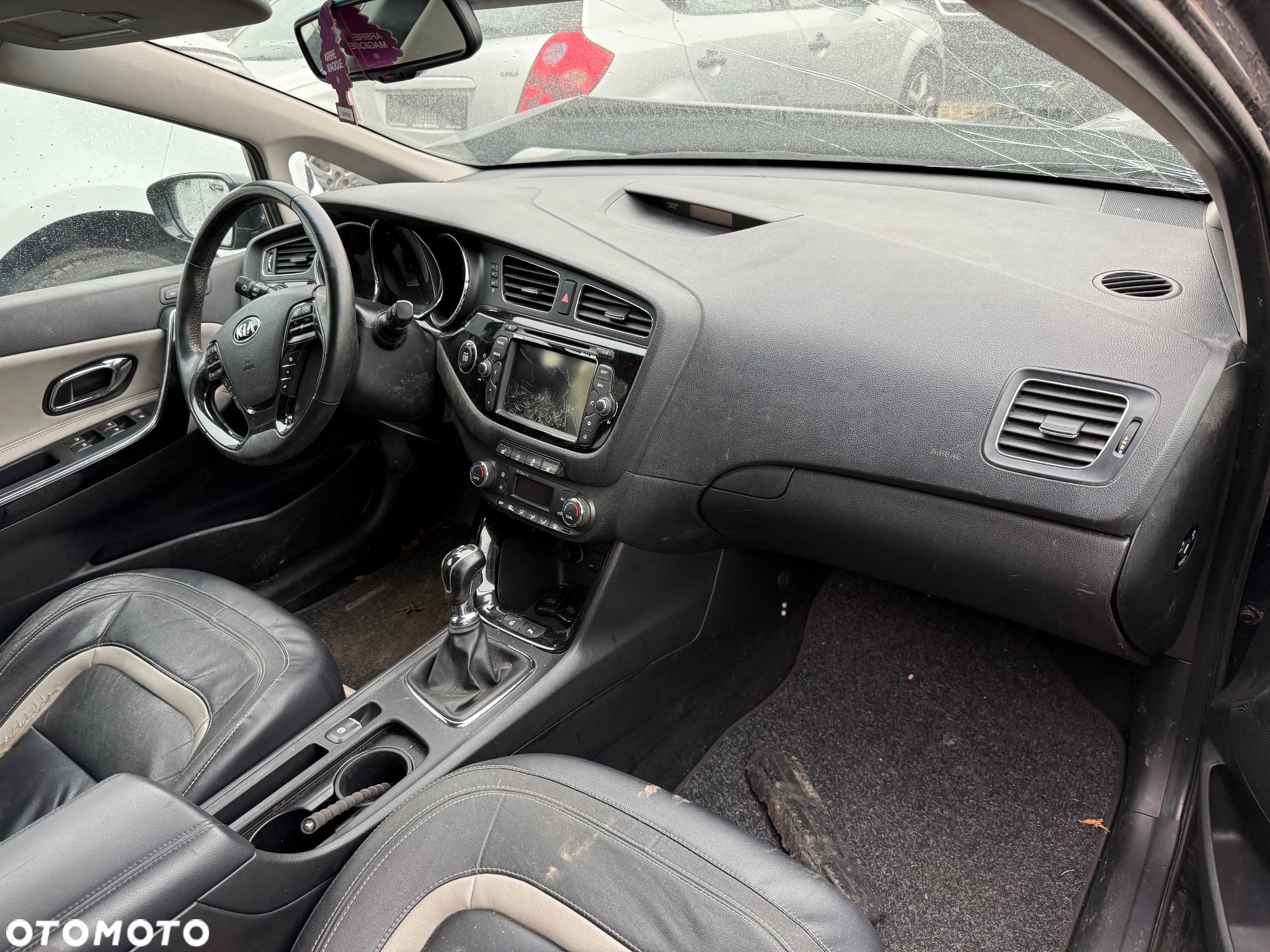 Kia Ceed 1.6 CRDi 128 ISG SW Platinum Edition - 6