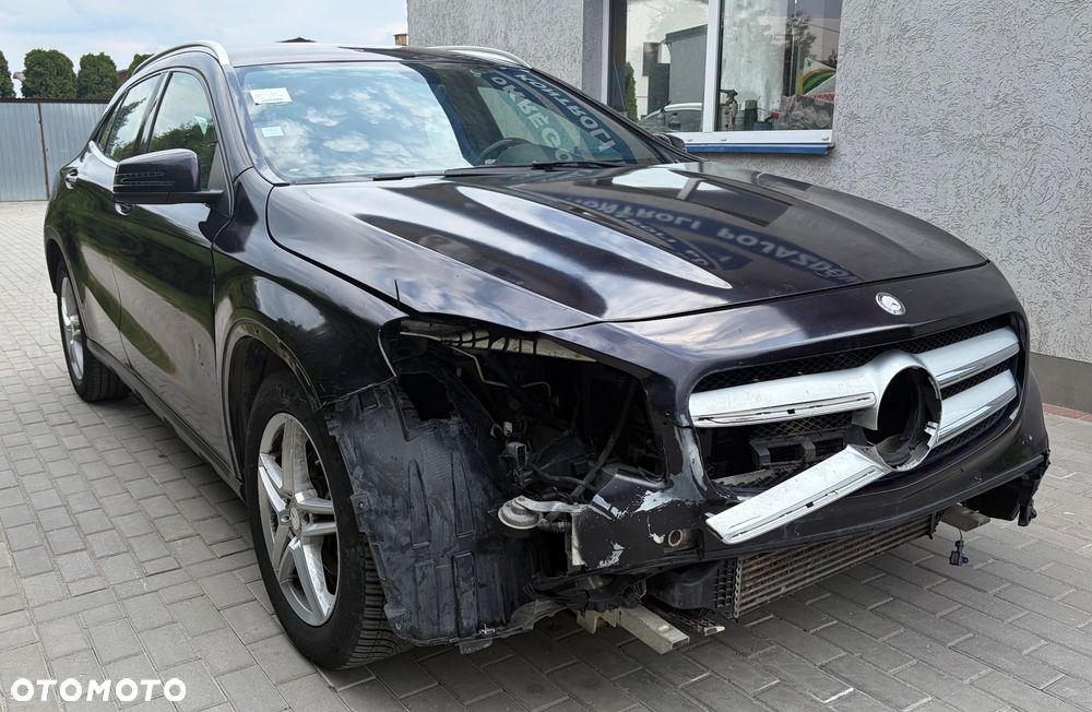Mercedes-Benz GLA 220 d 4Matic 7G-DCT Style - 5