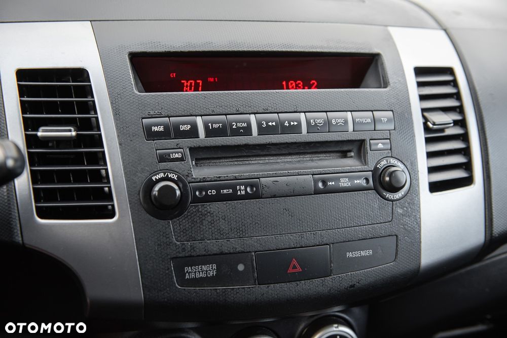 Mitsubishi Outlander - 19