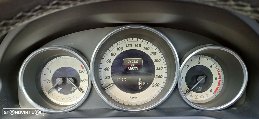Mercedes-Benz E 250 CDi Avantgarde BlueEfficiency Auto - 12