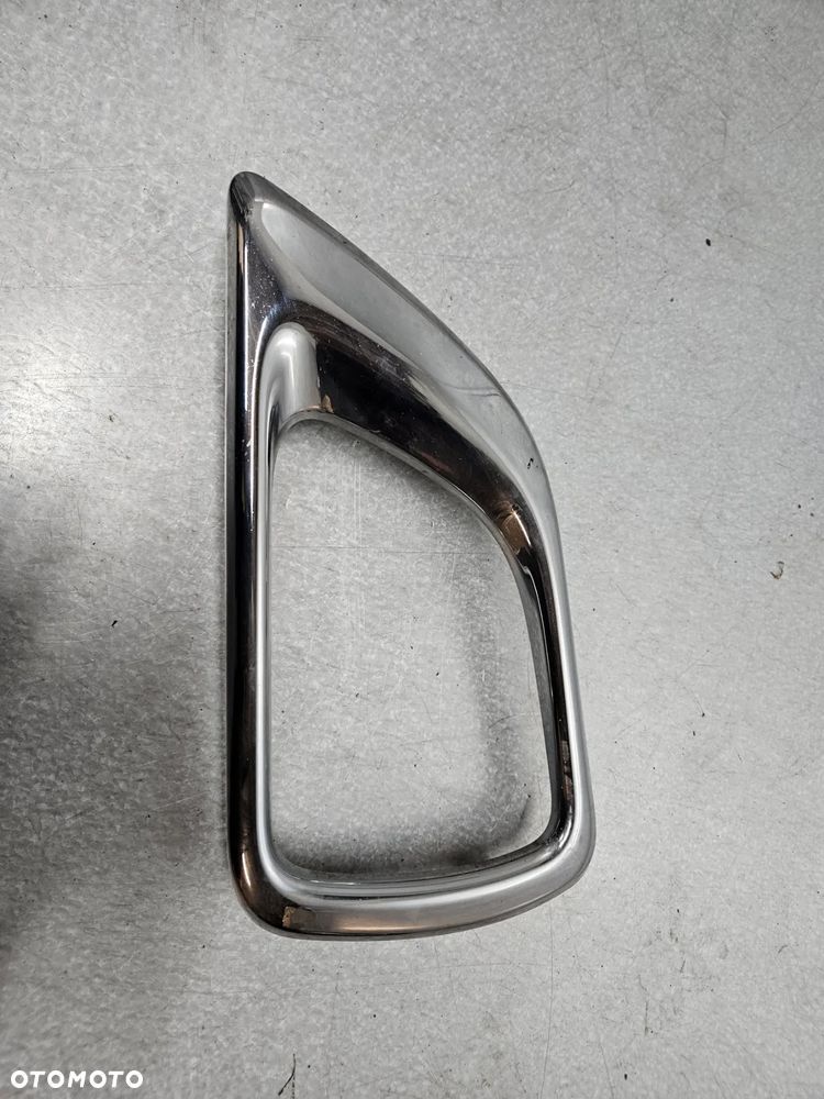 Navara D23 kratka zderzaka prawa chrom