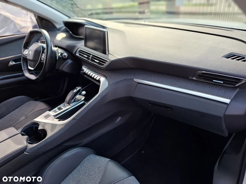 Peugeot 3008 PureTech 130 Stop & Start GPF Allure - 14