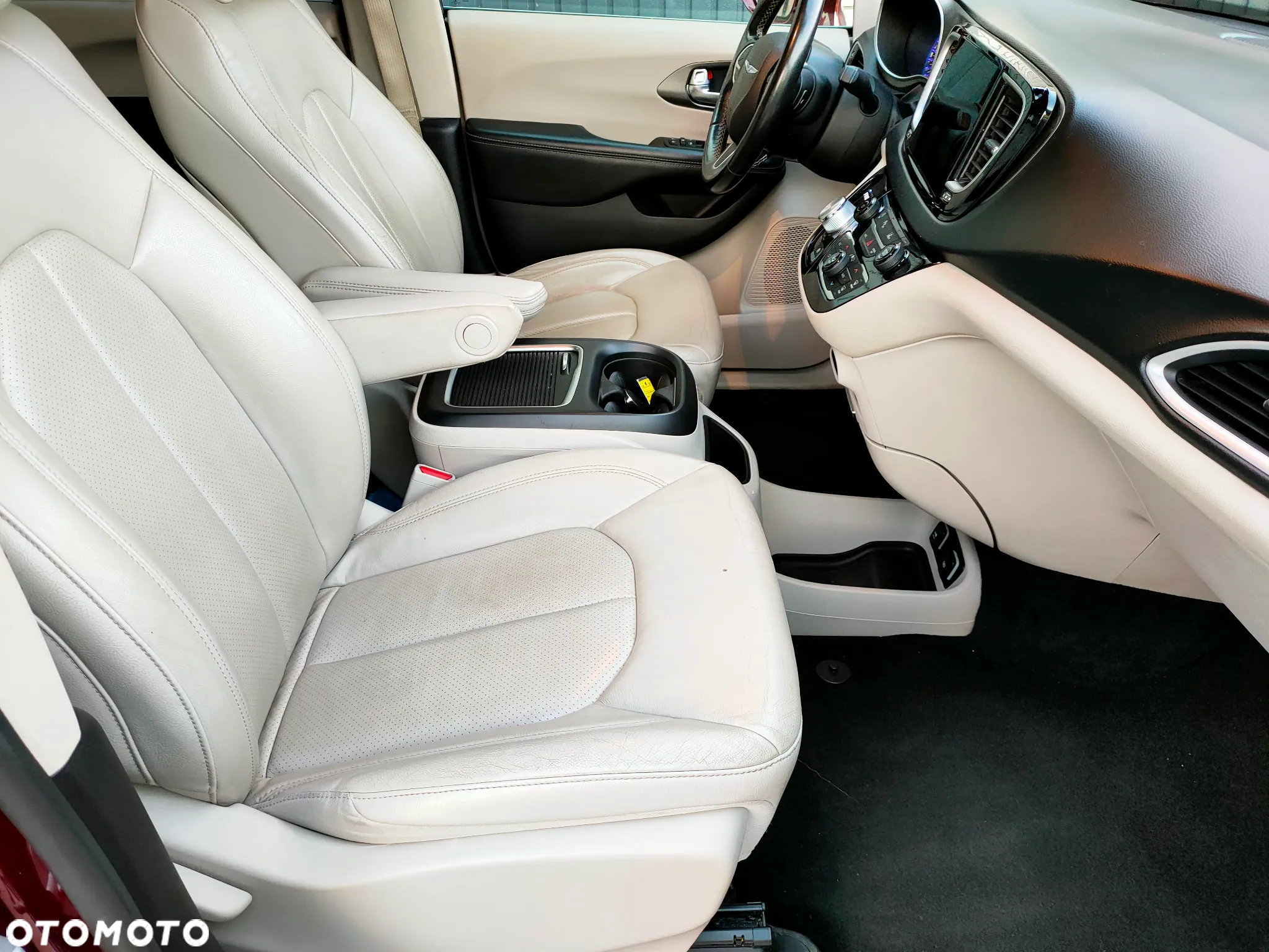 Chrysler Pacifica - 20