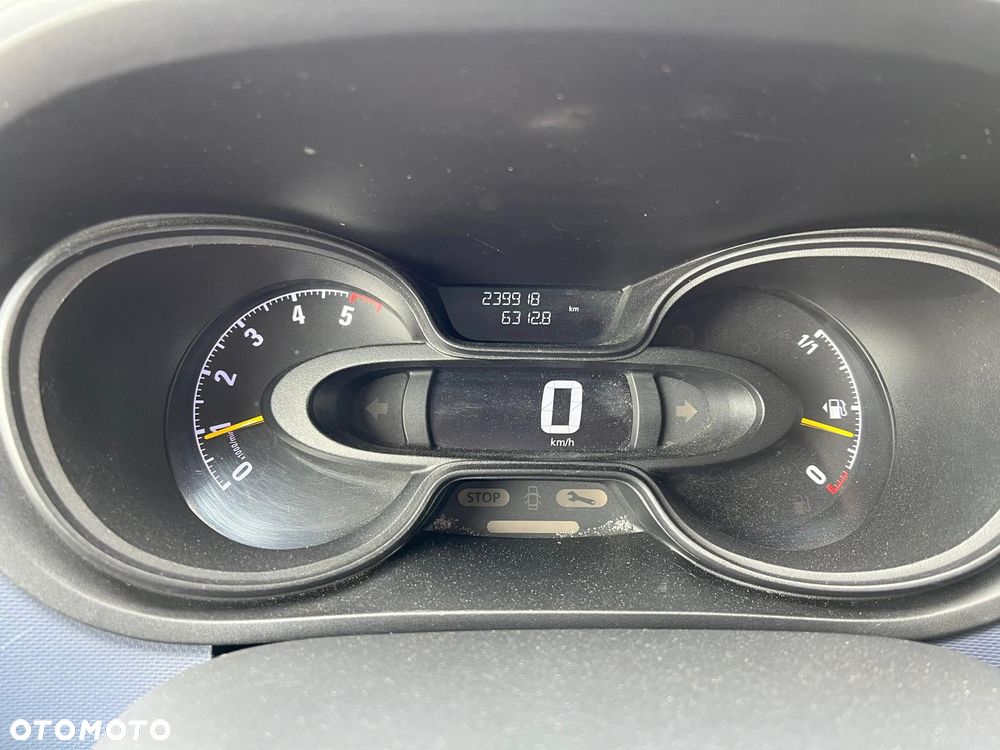 Opel Vivaro - 19