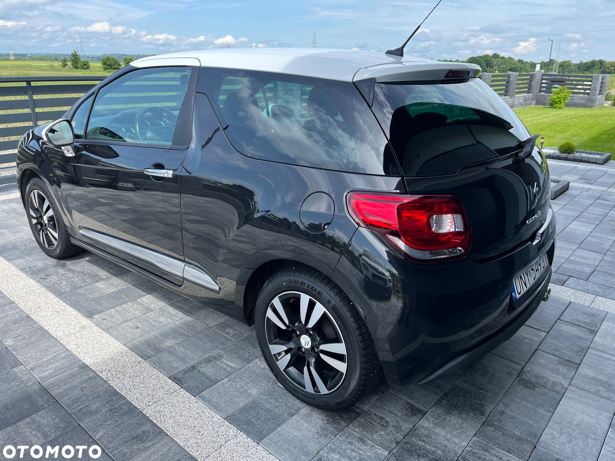 Citroën DS3 1.6 HDi SoChic - 4