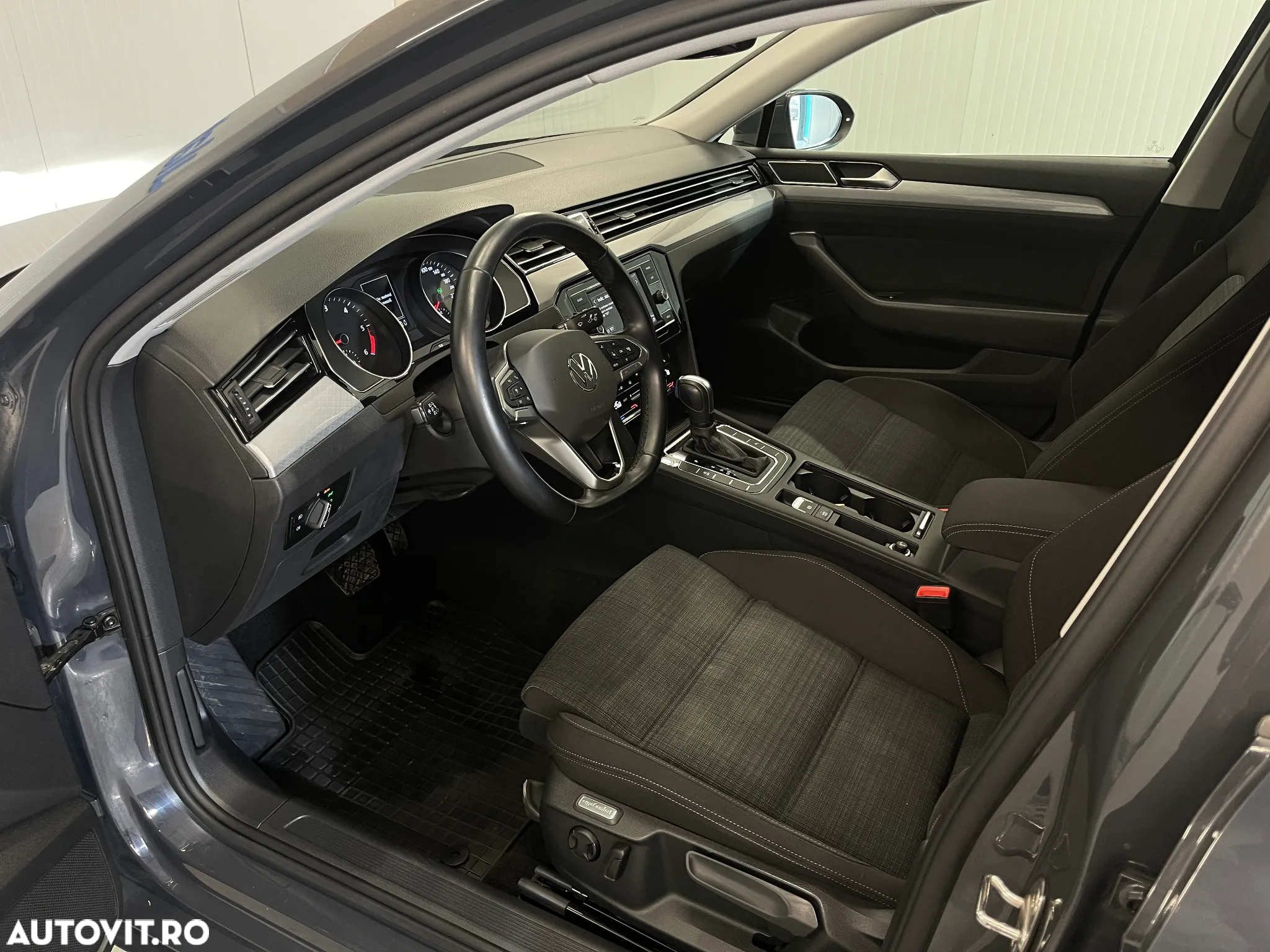 Volkswagen Passat 2.0 TDI DSG Comfortline - 5