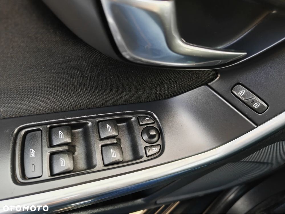 Volvo V60 D2 - 36