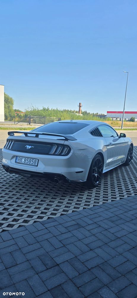 Ford Mustang - 10