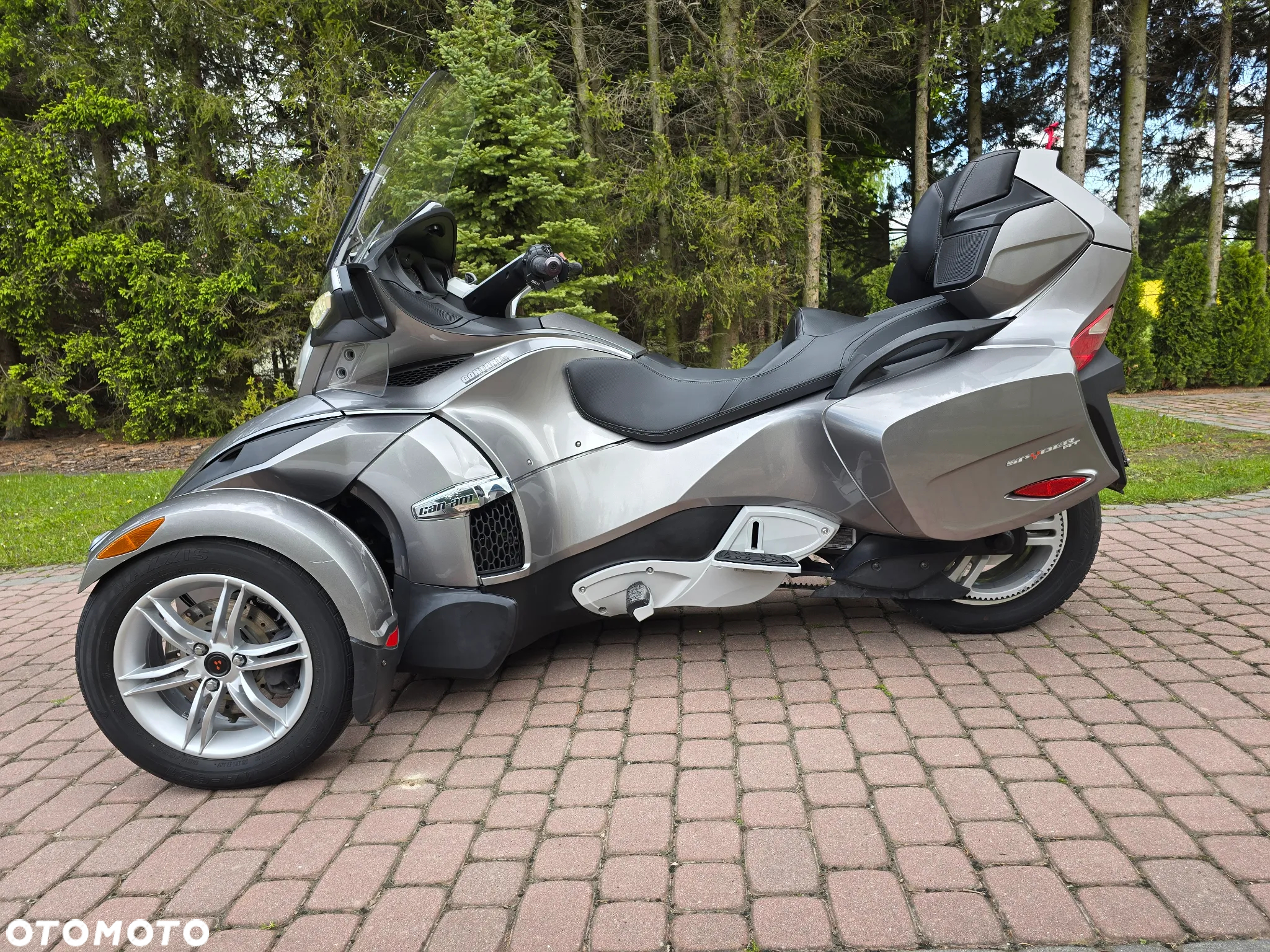 Can-Am Spyder - 2
