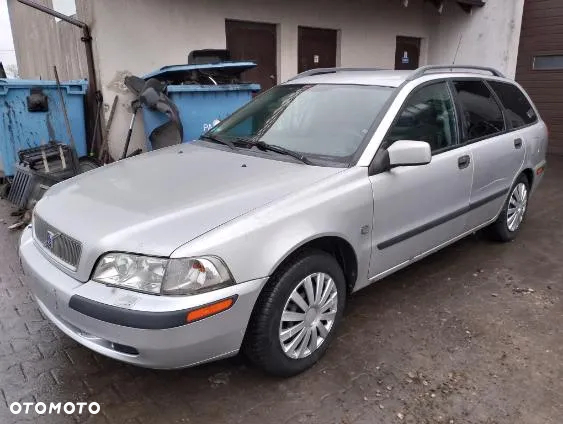 Volvo V40 1.8 b. 2001r.  na części