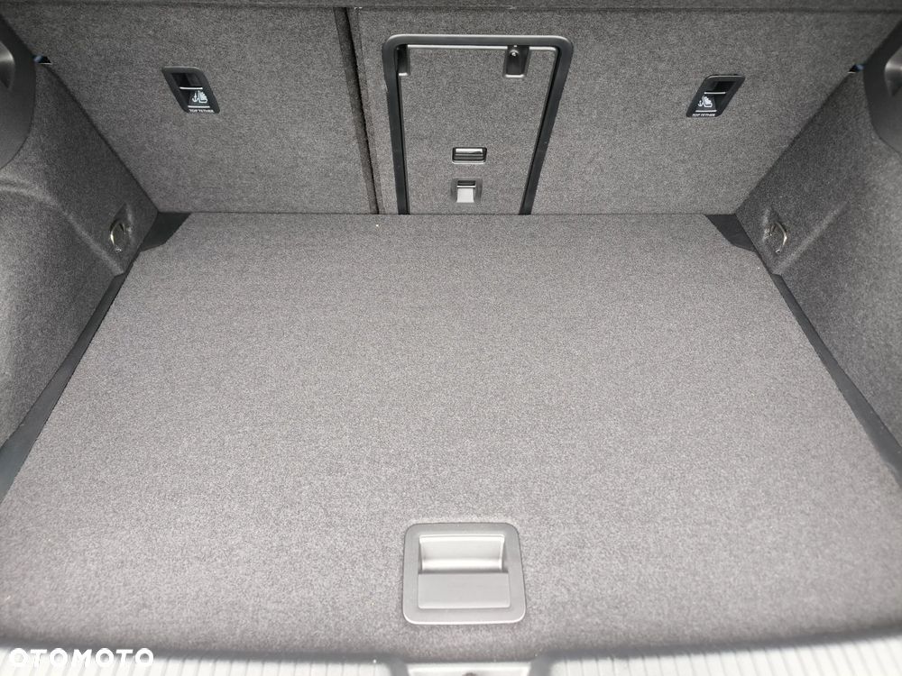 Volkswagen Golf 1.5 eTSI EVO Style DSG - 17