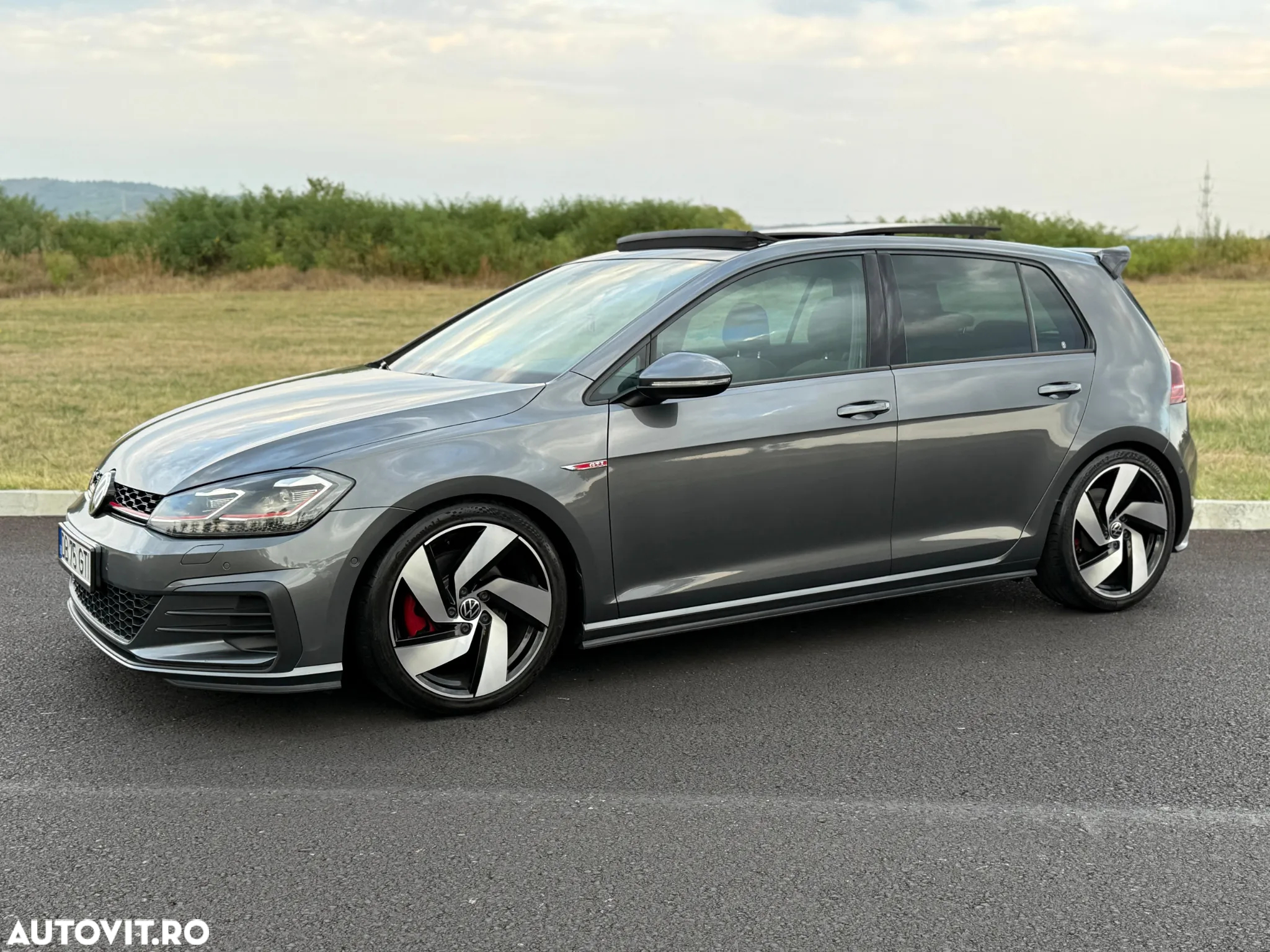 Volkswagen Golf 2.0 TSI GTI - 3